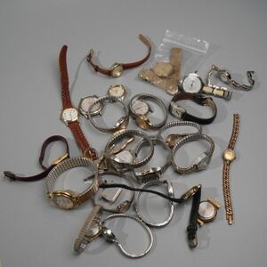 Lot of Vintage Carnival Cardinal Quarts Watches *Untested)